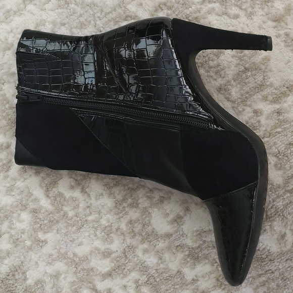 Rialto Casilda Mixed Textured Stiletto Booties 8M Black - Picture 11 of 16